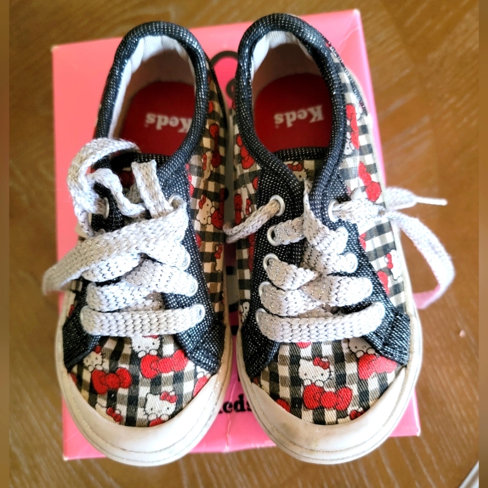 Hello Kitty Shoes